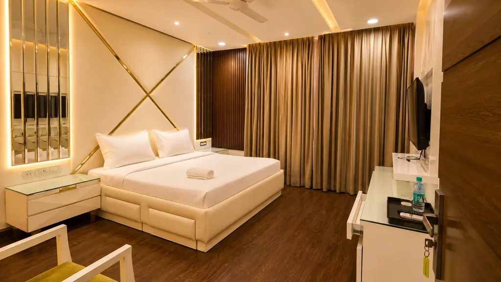 Royal Room II