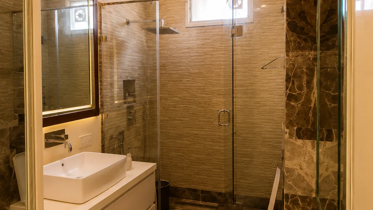Walnut and brass — Luxury Room I